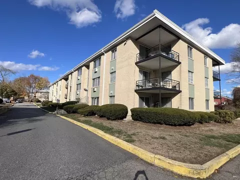 16 Nelson Dr #3B, Randolph, MA 02368