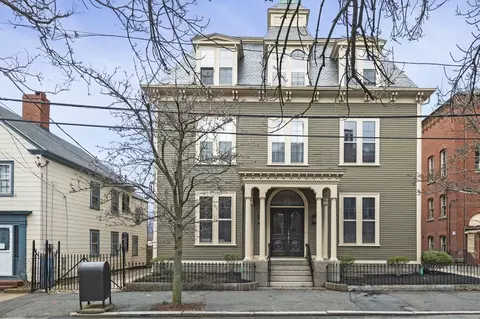 162 Federal St #5, Salem, MA 01970