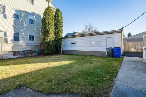 88 Price Pl, Fall River, MA 02724 photo 4