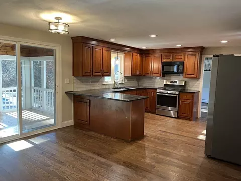 5 W Pine Dr, Walpole, MA 02081 photo 3