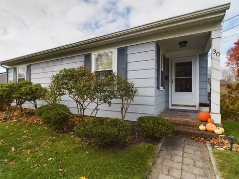 30 Saucier St, Acushnet, MA 02743 photo 3