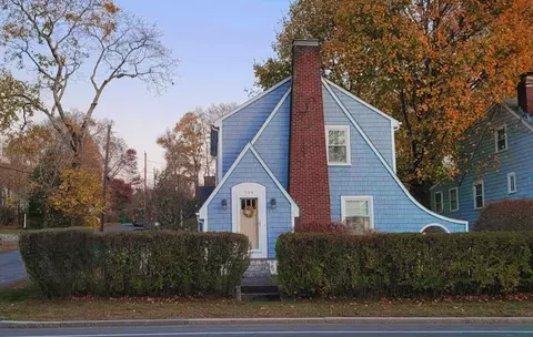 104 Pond St, Westwood, MA 02090