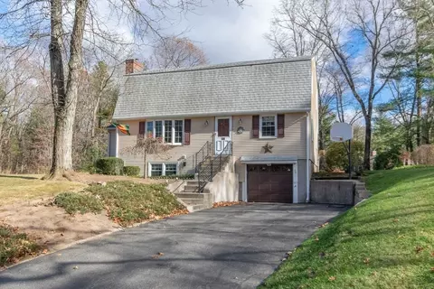 853 S West St, Agawam, MA 01030