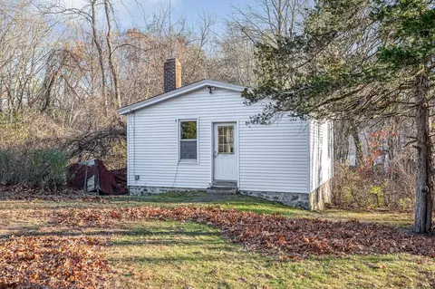 Exterior - 7 E Dracut, Methuen, MA 01844 photo 7 of 7