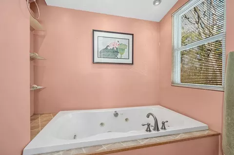 Bath - 7 E Dracut, Methuen, MA 01844 photo 1 of 1
