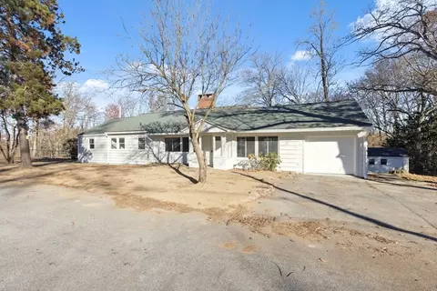 Exterior - 1 Oak Ln, Webster, MA 01570 photo 1 of 2