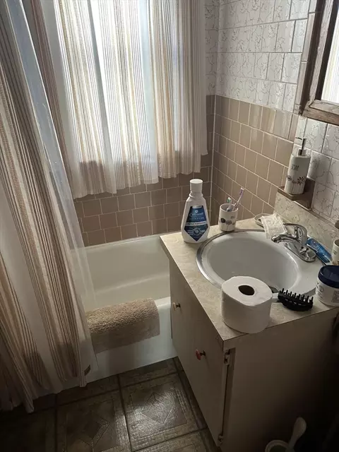 215 Ferry, Everett, MA 02149 photo 11