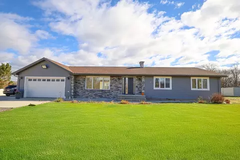 1673 Suffield St, Agawam, MA 01001