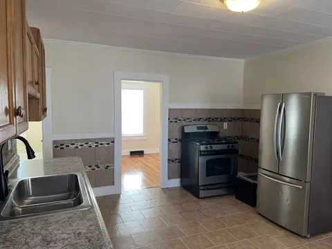 75-77 Healey St, Springfield, MA 01151 photo 10