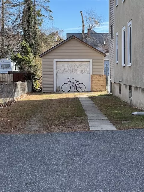 75-77 Healey St, Springfield, MA 01151 photo 3