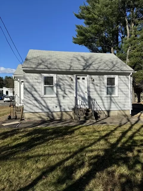 472 Taunton Ave, Seekonk, MA 02771