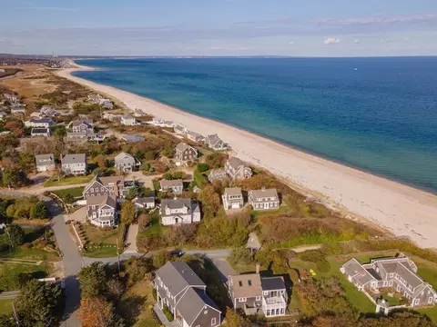 6 Beachway W, Sandwich, MA 02537