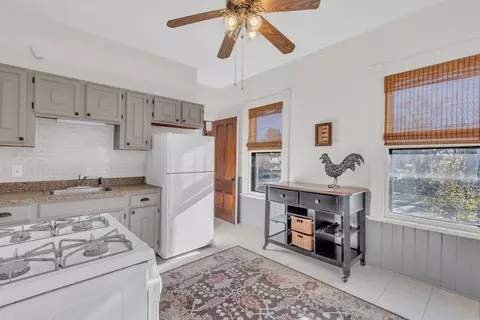 142 Thompson St, Springfield, MA 01109 photo 24