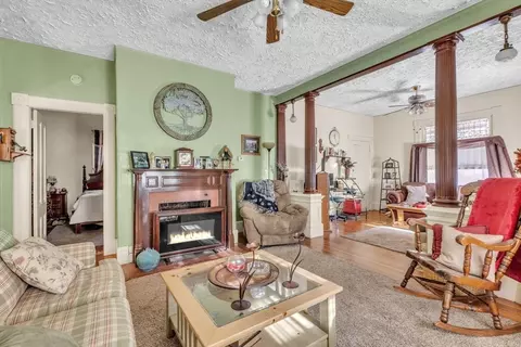 142 Thompson St, Springfield, MA 01109 photo 7