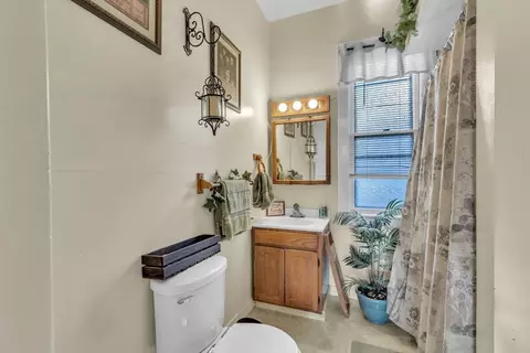 142 Thompson St, Springfield, MA 01109 photo 12