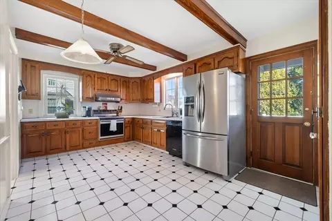 284 Beverly Rd, Worcester, MA 01605 photo 10