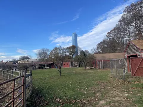 Exterior - 1789 Broadway, Raynham, MA 02767 photo 4 of 10