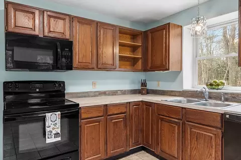 Kitchen - 167 Dunn Rd, Ashburnham, MA 01430 photo 2 of 5
