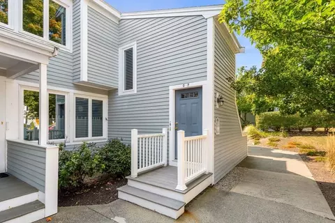 15 Stone St #O, Beverly, MA 01915