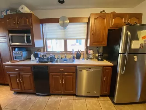 Kitchen - 248 Shute St, Everett, MA 02149 photo 2 of 4