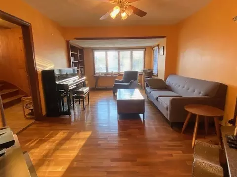 Living - 248 Shute St, Everett, MA 02149 photo 1 of 2