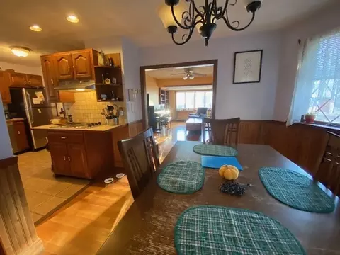 Dining - 248 Shute St, Everett, MA 02149 photo 4 of 4
