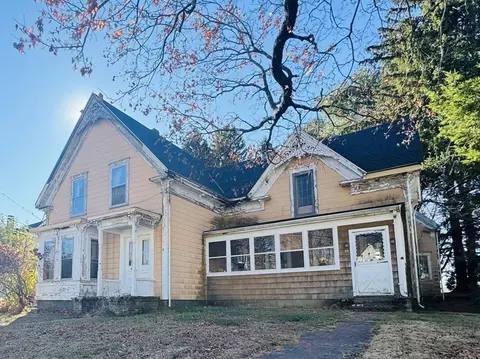 95 Peck St, Franklin, MA 02038