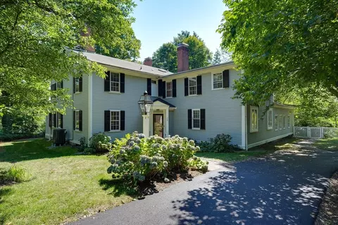 24 Leominster Rd, Lunenburg, MA 01462