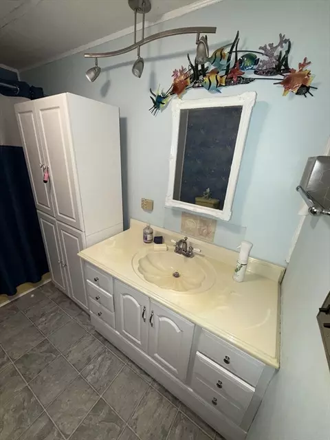 75 Crown Dr, Wareham, MA 02576 photo 17