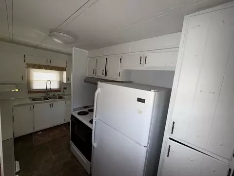 75 Crown Dr, Wareham, MA 02576 photo 5