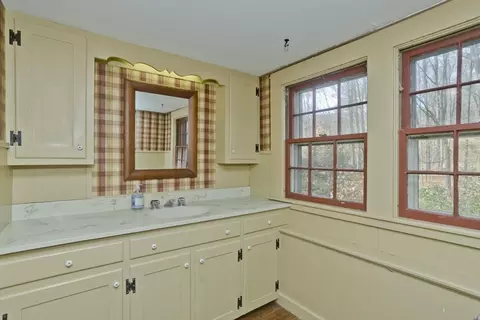 Bath - 121 North St, Whately, MA 01093 photo 3 of 4