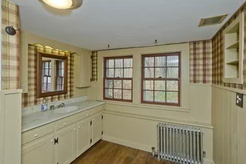 Bath - 121 North St, Whately, MA 01093 photo 4 of 4
