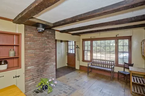 Entry Way - 121 North St, Whately, MA 01093 photo 1 of 4