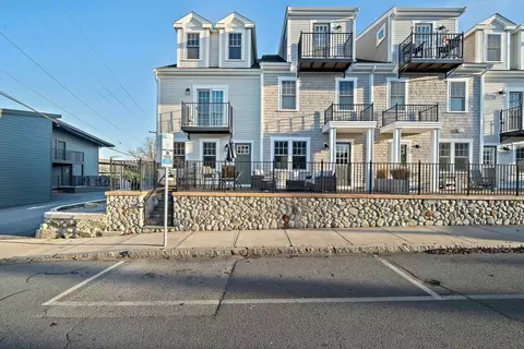 27 Howland St #2, Plymouth, MA 02360