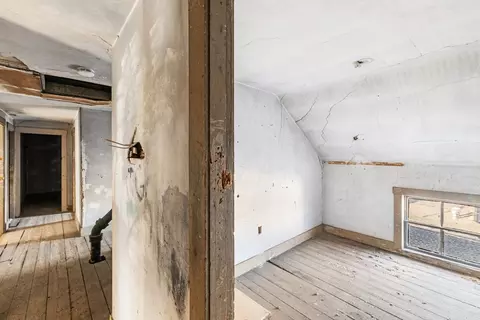 Entry Way - 173 Branch, Fall River, MA 02721 photo 2 of 2