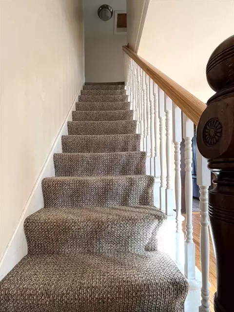Entry Way - 25 Main St, Sutton, MA 01590 photo 2 of 4