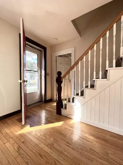 Entry Way - 25 Main St, Sutton, MA 01590 photo 1 of 4