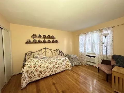 Bedroom - 68 Colonial Cir #B, Chicopee, MA 01020 photo 4 of 5