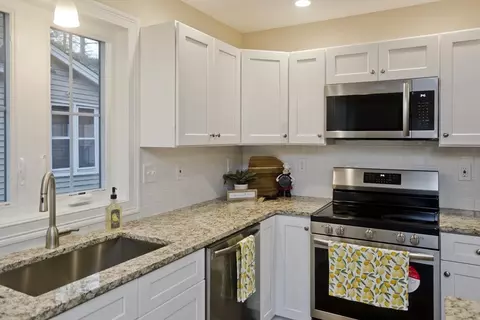 40 Preston, Springfield, MA 01109 photo 4