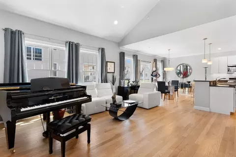 100 Baldwin Ave #29, Woburn, MA 01801