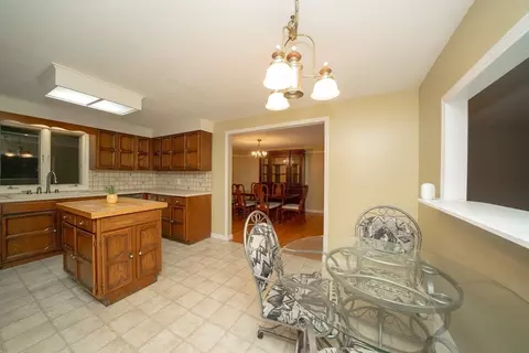 39 Labelle Cir, Chicopee, MA 01020 photo 18
