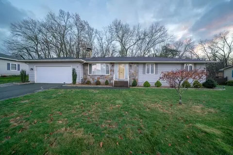 39 Labelle Cir, Chicopee, MA 01020 photo 3