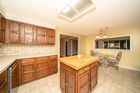 39 Labelle Cir, Chicopee, MA 01020 photo 17
