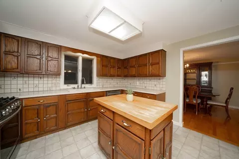 39 Labelle Cir, Chicopee, MA 01020 photo 14