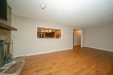 39 Labelle Cir, Chicopee, MA 01020 photo 9