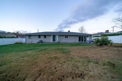 39 Labelle Cir, Chicopee, MA 01020 photo 33