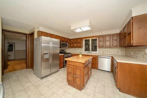 39 Labelle Cir, Chicopee, MA 01020 photo 15