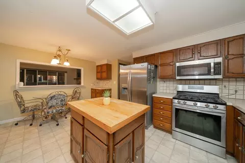 39 Labelle Cir, Chicopee, MA 01020 photo 16