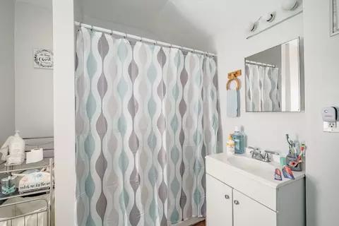 Bath - 452 Franklin St, Springfield, MA 01104 photo 1 of 1