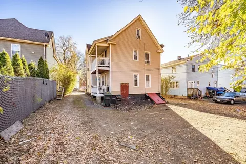 Exterior - 452 Franklin St, Springfield, MA 01104 photo 3 of 4